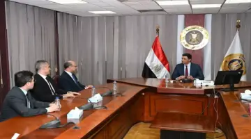 وزير الصناعة يناقش مع مجموعة صافولا خططها التوسعية في مصر